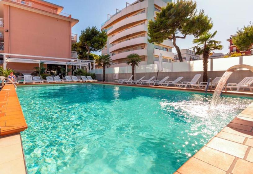 Hotel D'Annunzio リド・ディ・イエゾロ エクステリア 写真